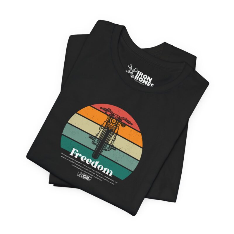 Freedom Motorcycle T-Shirt: Entfessle den Geist der offenen Straße